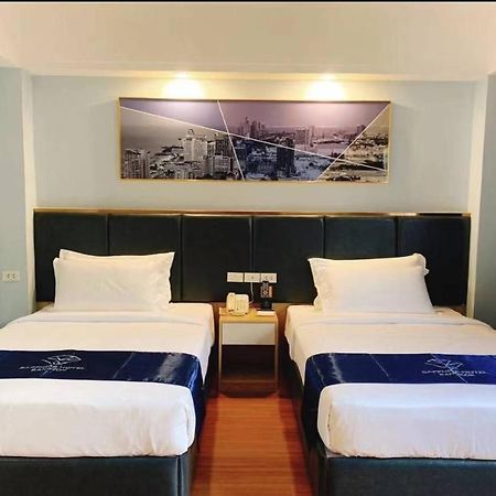 Sapphire Hotel Silom Bangkok Kültér fotó Deluxe Twin