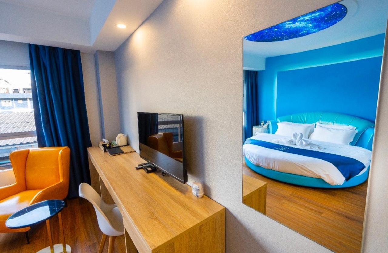 Sapphire Hotel Silom Bangkok Kültér fotó Deluxe room