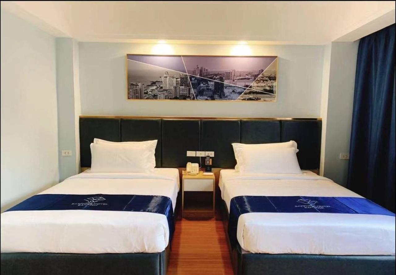 Sapphire Hotel Silom Bangkok Kültér fotó Deluxe Twin
