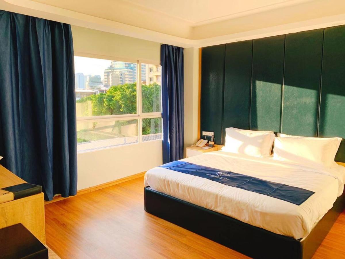 Sapphire Hotel Silom Bangkok Kültér fotó