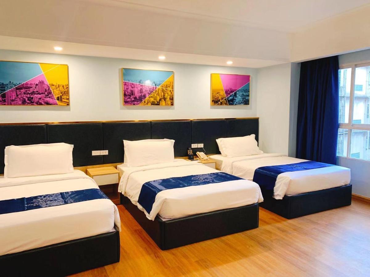 Sapphire Hotel Silom Bangkok Kültér fotó Deluxe Family Room